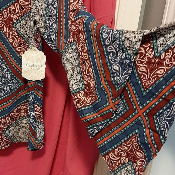 Altar'd State Womans Blouse with awesome bell sleeves - Picture 4 of 11